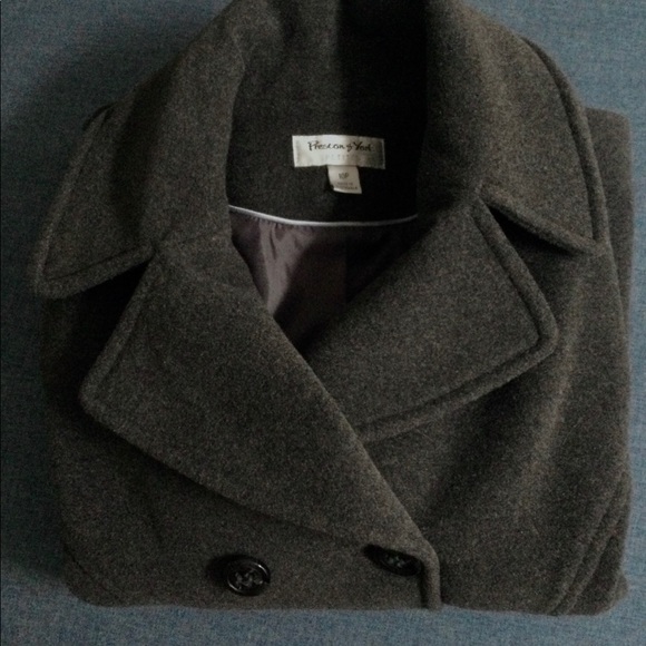 Preston & York Classic Double Breasted Pea Coat in Dark Gray Wool - Picture 3 of 9